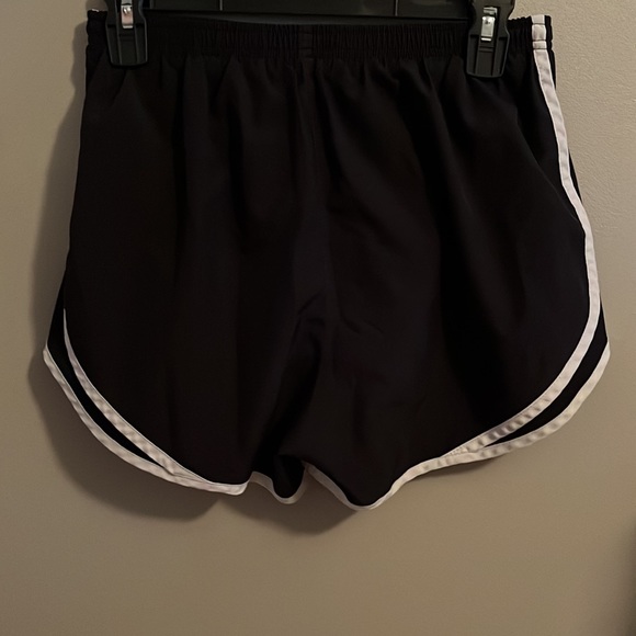 Nike shorts - Picture 2 of 3